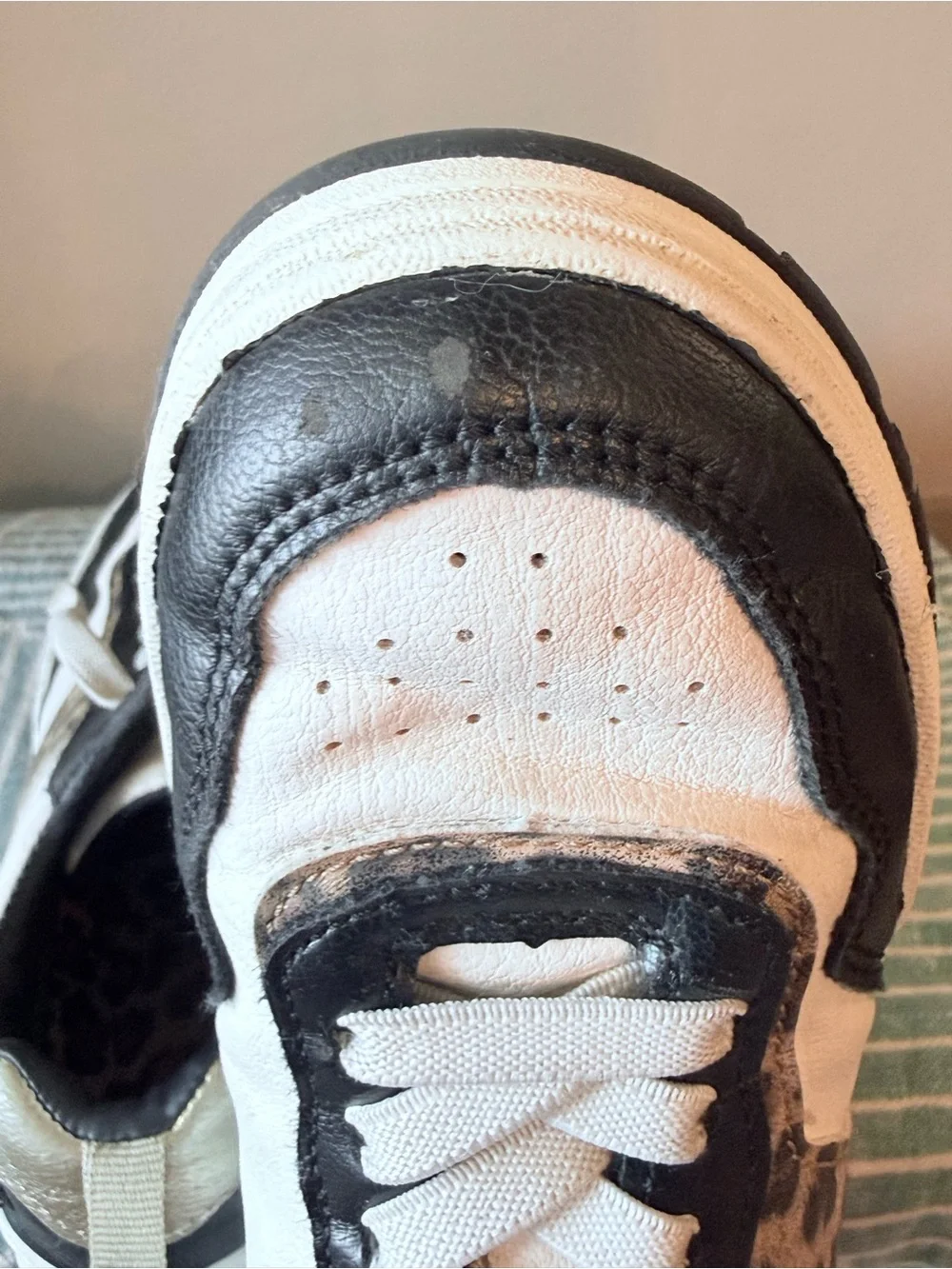 Girls White & Black Leopard Accent Sneakers - Size 13